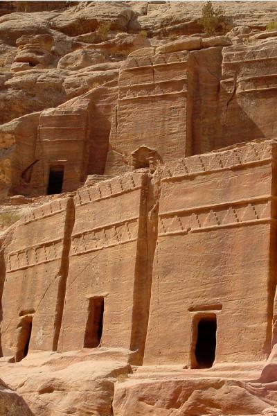 http://www.traveladventures.org/continents/asia/images/petra10.jpg