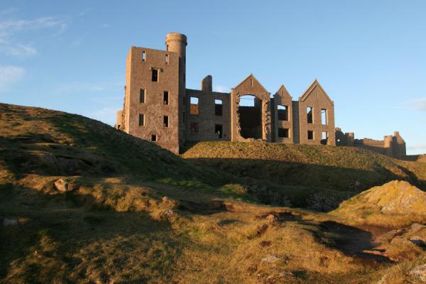 Picture of Slains Castle (United Kingdom): Slains Castle seen from below