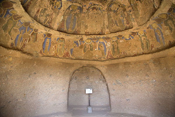 Foto di View of a cave with remaining frescoes at the Small Buddha niche - Afghanistan - Asia