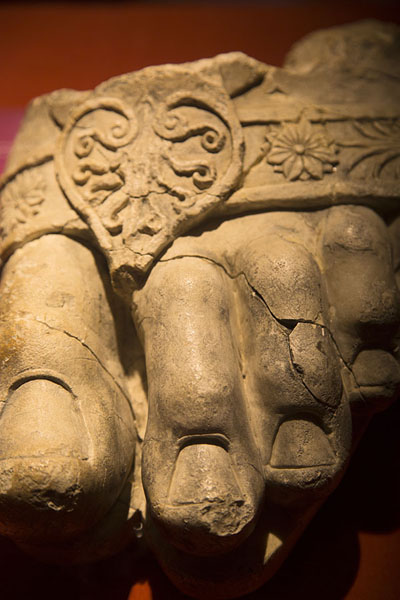 Photo de Left foot of Zeus, in marble, Ai-Khanum, 3rd century BCEKaboul - Afghanistan