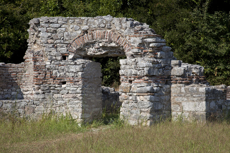 Section of a Roman country house later converted into a palace | Butrint | Albanië