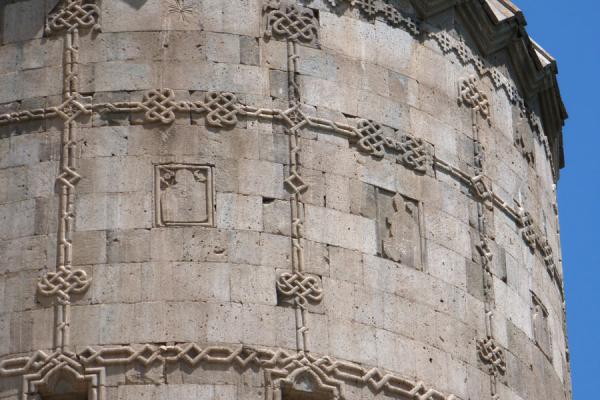 Close-up of the carvings on the drum tower of Sts. Peter and Paul church at Tatev Monastery | Monastère de Tatev | Armenia