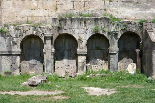 Foto van Arches in the tomb of Grigor Tatevatsi in Tatev Monastery - Armenië - Azië