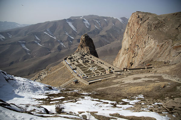 Picture of Alinja Gala fortress (Azerbaijan): Looking down on Alinja-Gala fortress from a ridge