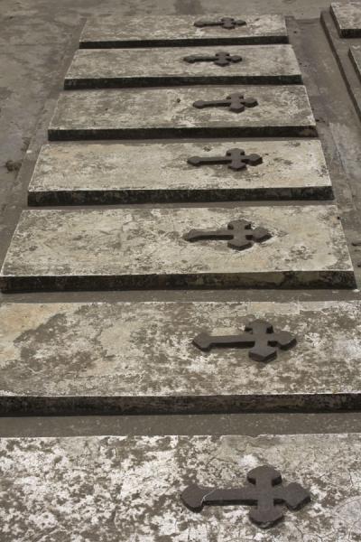 Row of tombs at the cemetery of the Armenian church | Eglise arménien | Bangladesh