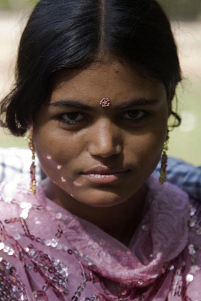 Picture of Bangladeshi people (Bangladesh): Colour conscious Bangladeshi girl posing in purple