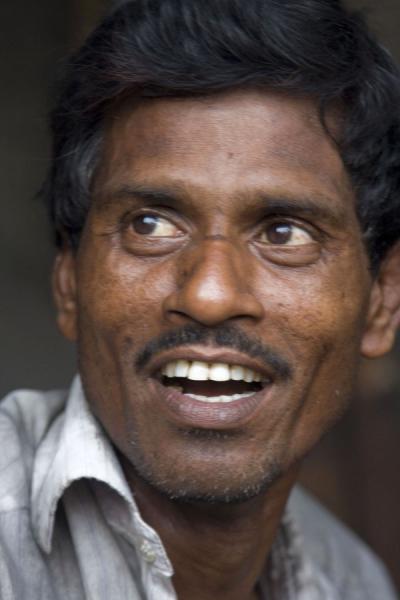 Picture of Bangladeshi guy working in the shipyard of Dhaka