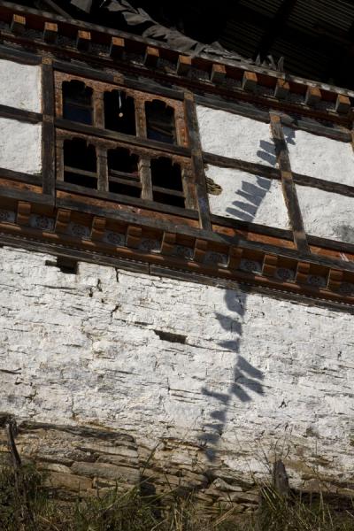 Photo de Detail of religious building at KunzangdrakKunzangdrak - Bhoutan