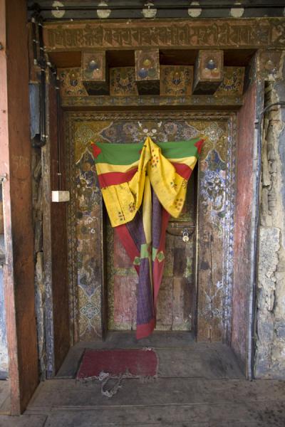 Picture of Thowada Goemba (Bhutan): Closed door in deserted Thowada Goemba