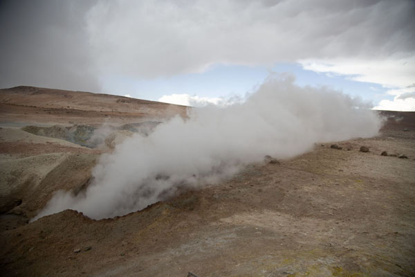 Picture of Sol de Mañana geysers (Bolivia): Crarer with plume of steam blown away at the Sol de Mañana geothermic area