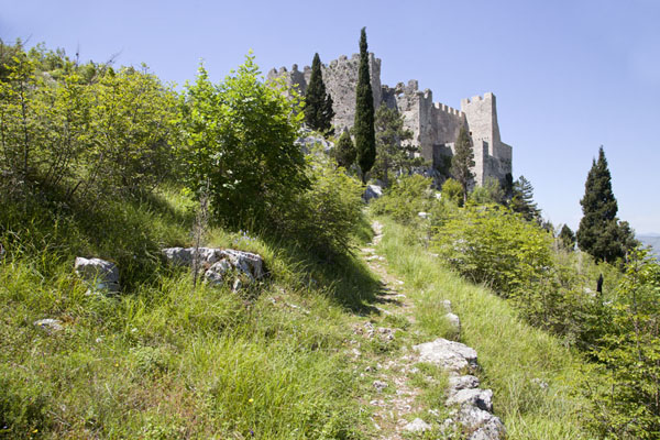 Foto van Trail leading straight to the fortress of BlagajBlagaj - Bosnië en Herzegovina