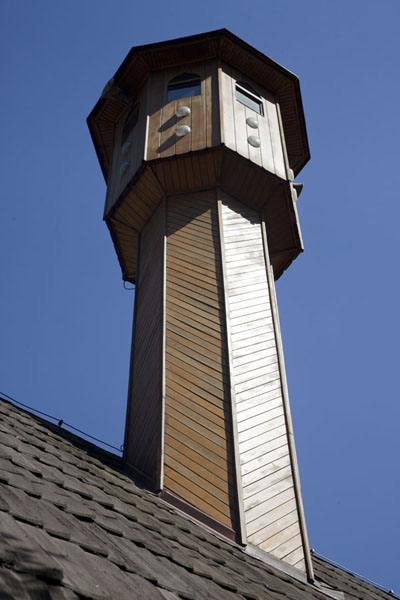 Foto van The wooden minaret of the small mosque of VrandukVranduk - Bosnië en Herzegovina