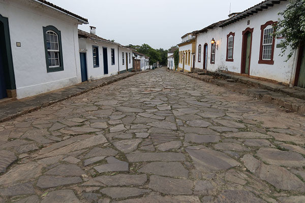 Photo de One of the streets of the colonial town of TiradentesTiradentes - le Brésil