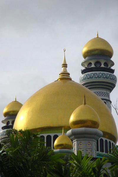 Golden domes in the sun | Brunei Moskeeën | Brunei