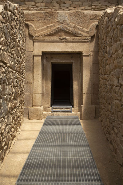 Picture of Thracian tombs (Bulgaria): Exterior corridor of the Griffin tomb