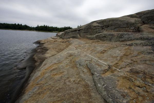 Foto de Canada (Rocks on Chimney Bay, in the north of Beausoleil Island)