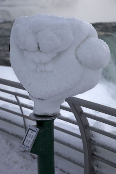 These binoculars are temporarily out of service | Frozen Niagara Falls | Canada