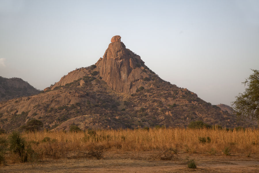Foto di Rocky mountain near the village of Ab Touyour - Ciad - Africa