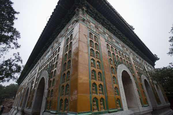 Picture of Summer Palace (China): Angle view of the Buddhist Temple of the Sea of Wisdom, covered in carved Buddha statues