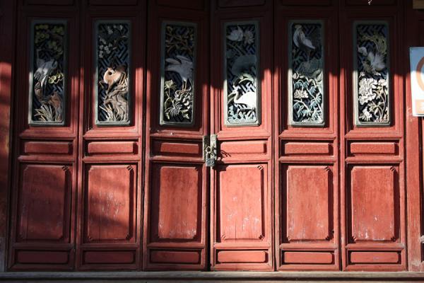 Picture of Black Dragon Pool (China): Doors of the Five Phoenix Hall