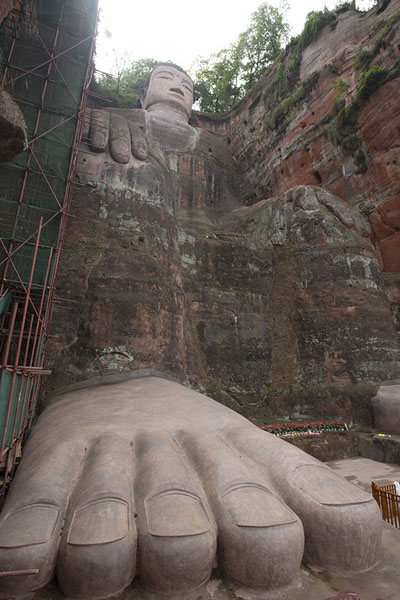 Picture of Giant Buddha (China): View of the Giant Buddha from its right foot