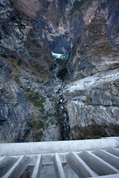 Picture of Tiger Leaping Gorge (China): View from a bridge: looking into the Tiger Leaping Gorge