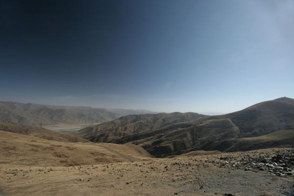 Picture of Yamdrok Lake (China): Looking down towards the east from the top of Kamba La pass