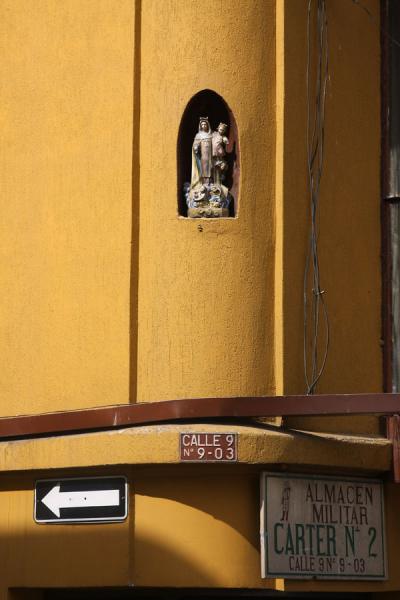 Picture of Corner of a street in the Candelaria district of Bogotá