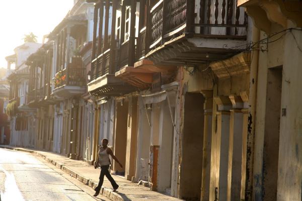 Picture of Cartagena de Indias (Colombia): Crossing a street in Cartagena in the late afternoon