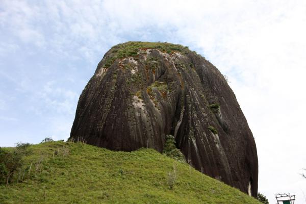 Picture of The big rock of El Peñón defining the landscape