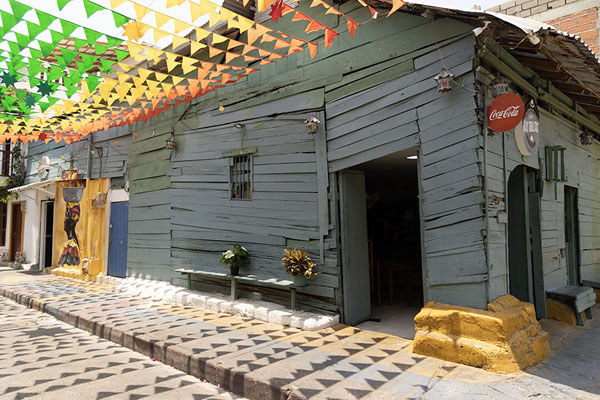 Foto di Wooden house with flags in the lively Getsemaní neighbourhood - Colombia - America
