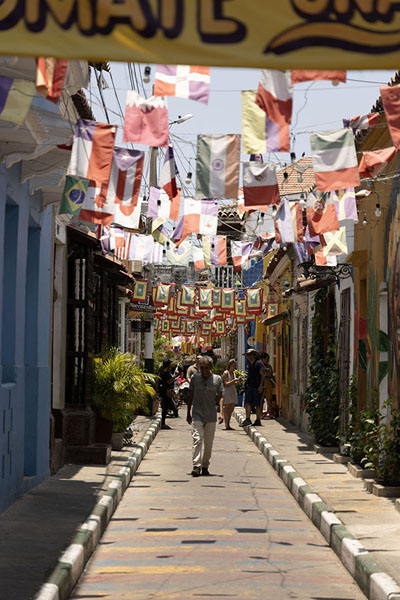 Foto van One of the decorated streets of GetsemaníCartagena - Colombia