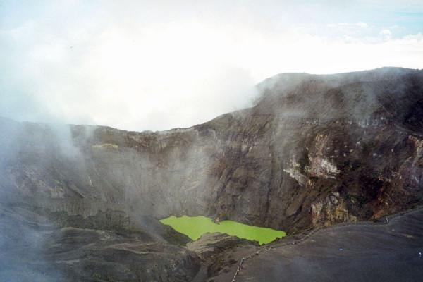 Picture of Irazú volcano: crater lake and clouds