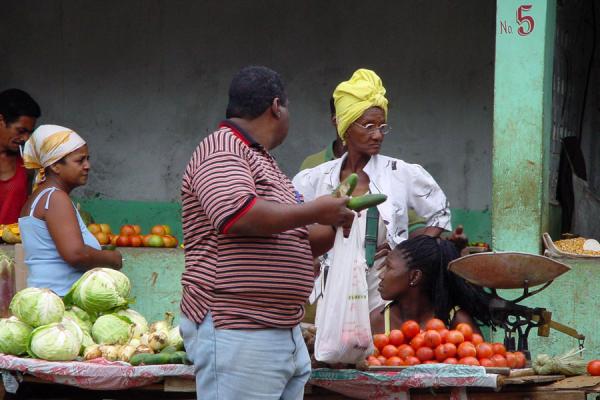 Picture of Cuban people (Cuba): Cuban people on the market