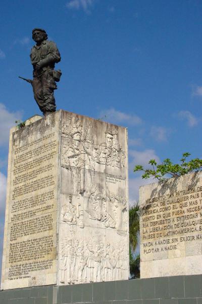 His statue with a few texts on the monument | Ernesto Che Guevara | Cuba