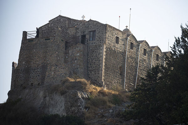 Foto de The east side of Stavrovouni Monastery seen from belowStavrovouni - Chipre