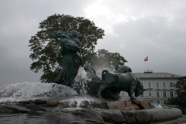 Picture of Gefion fountain seen from behindCopenhagen - Denmark