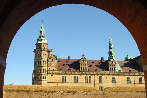 Picture of Kronborg Castle (Denmark): Kronborg Castle from under arch