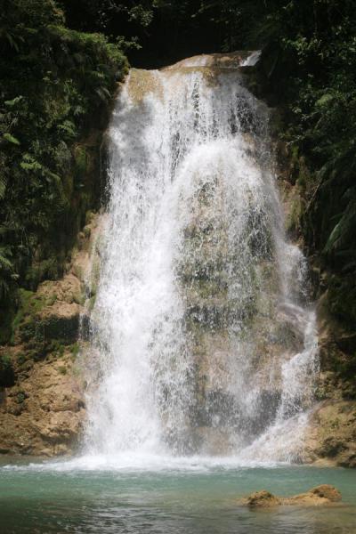 Foto de A small waterfall just below Limón waterfallCataratas Limón - República Dominicana