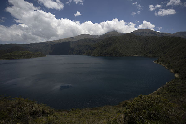 Photo de View over Laguna Cuicocha from the southeastLaguna Cuicocha - l'Equateur