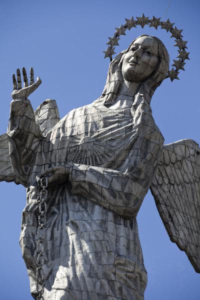 Foto di Gently waving Virgen de Quito with crown of starsVirgen de Quito - Ecuador