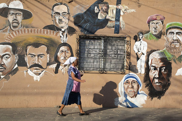Foto van Mural depicting famous persons in Concepción de Ataco - El Salvador - Amerika