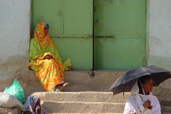 Picture of Eritrean colours (Eritrea): Woman resting in the shade