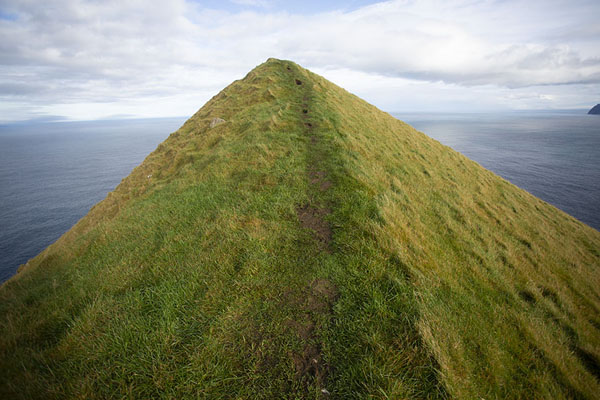Picture of Grassy hill above the cliffs at the northern tip of Kalsoy IslandKalsoy - Faroe Islands