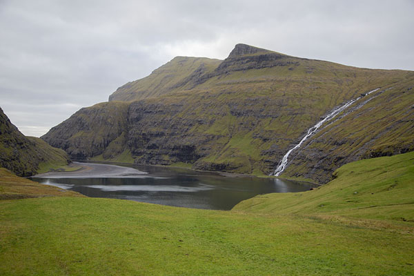 The bay of Saksun with waterfall | Saksun Tjørnuvik Hike | Faroe Islands