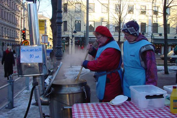 Picture of Helsinki Christmas market (Finland): Food stall on Christmas market in Helsinki