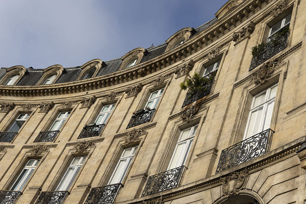 Typical classy building in the old city centre of Bordeaux | Centro de Burdeos | Francia