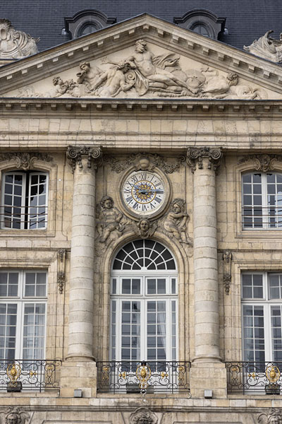 Picture of Bordeaux city centre (France): The classical details of the Palais de la Bourse