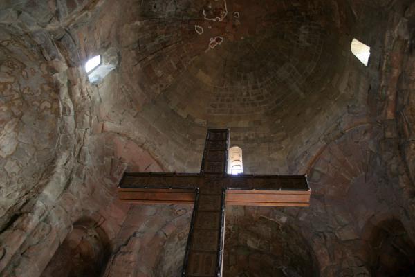 Picture of Jvari church: a wooden cross dominates the interior of the church