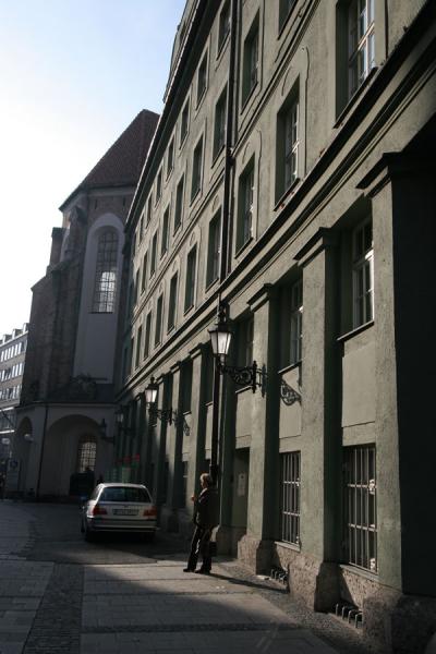 Picture of Munich architecture (Germany): Sunlight striking the wall of a building in Munich city centre